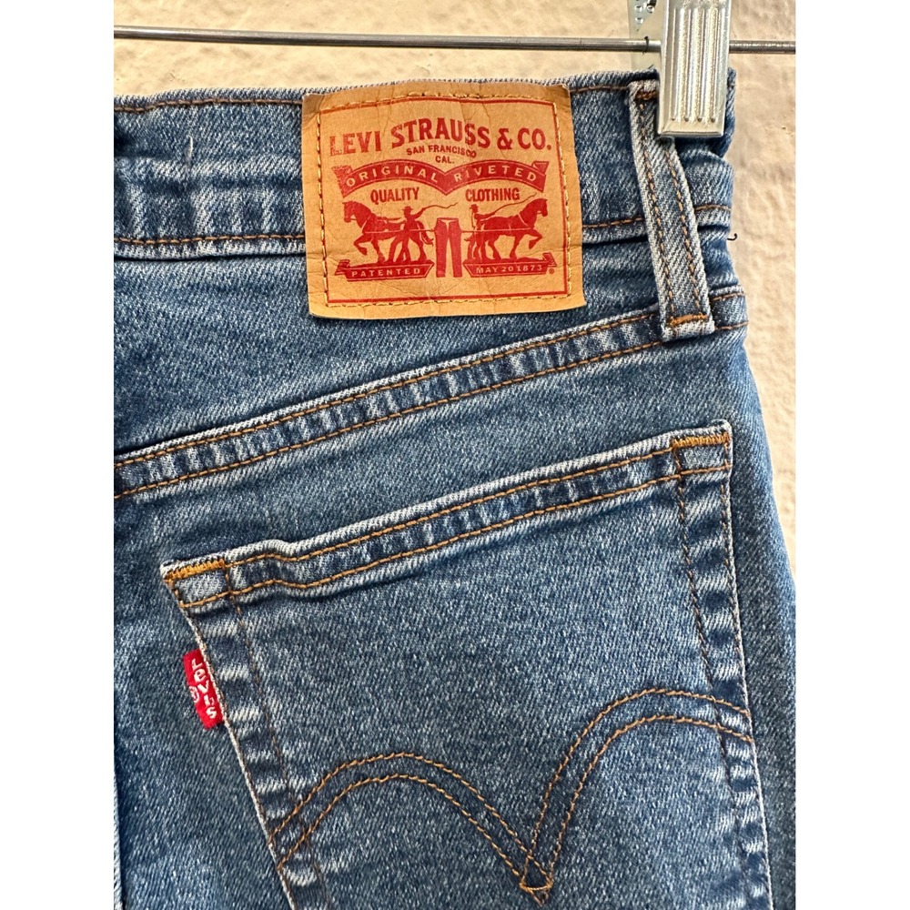 Levi's Wedgie Straight High Rise Jeans Medium Wash Blue Size 24 Ankle Button Fly - Picture 9 of 13